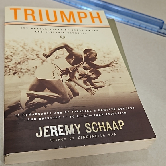 4 for $8 | TRIUMPH The Untold Story of Jesse Owens by Jeremy Schaap - Picture 2 of 9